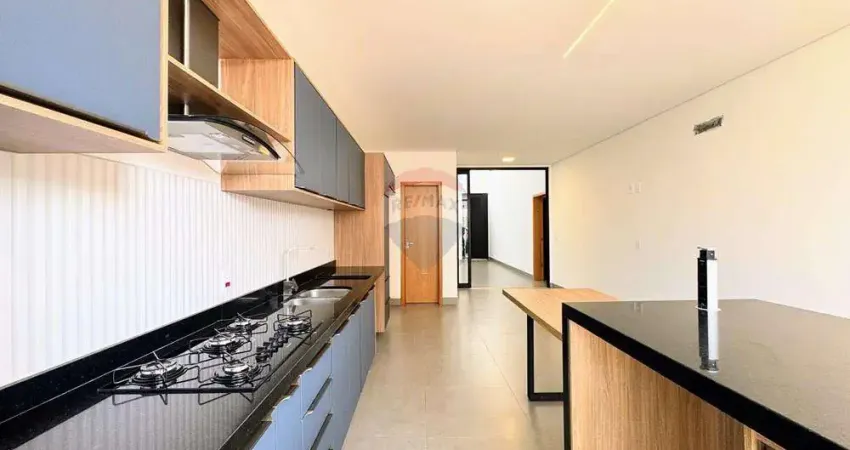 Casa térrea com 250m2, 3 quartos, escritório, 4 vagas, piscina, toda planejada no cond. quinta da mata i