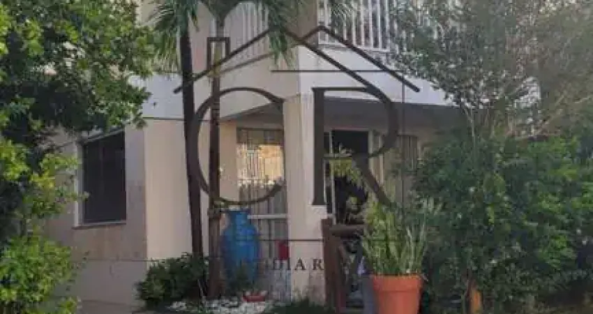 Maravilhosa casa em condomínio fechado em Stella Maris!