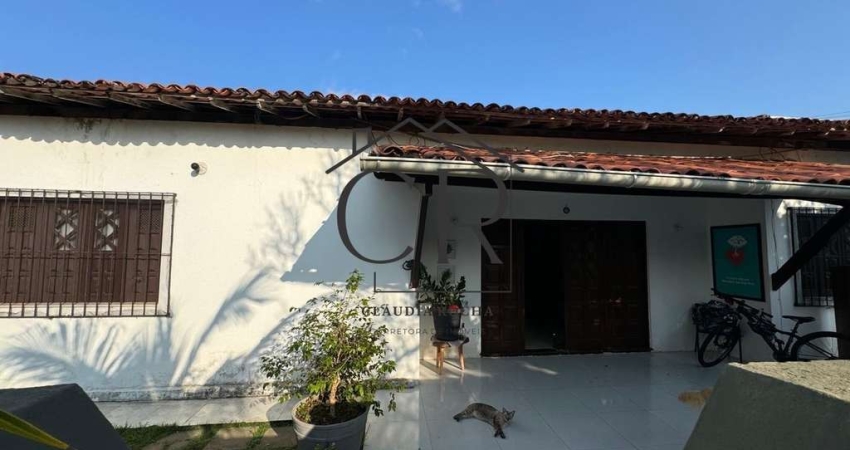 Excelente casa térrea em Vilas do Atlântico, portaria 24h!