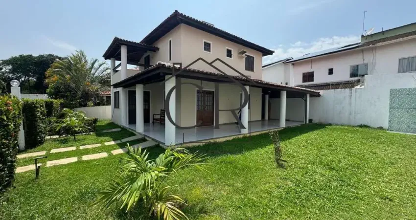Excelente casa em condomínio fechado com mega área externa privativa!