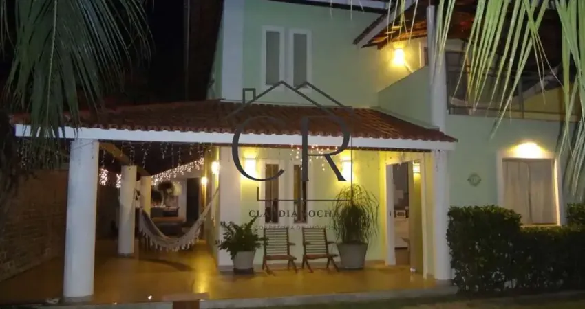 Maravilhosa casa com 3 suítes em condomínio fechado!!