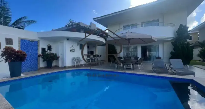 Fantástica casa em condomínio fechado no metro quadrado mais valorizado da região, porteira fechada!!