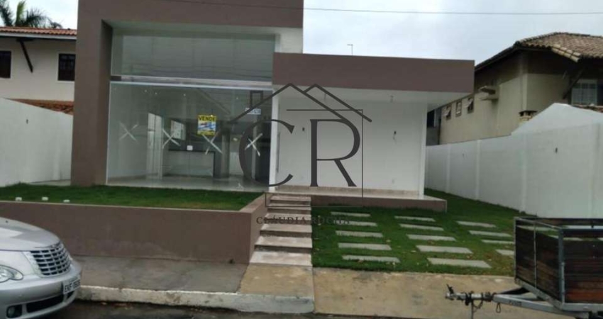 Linda casa térrea com arquitetura super moderna em condomínio fechado, novíssima!!