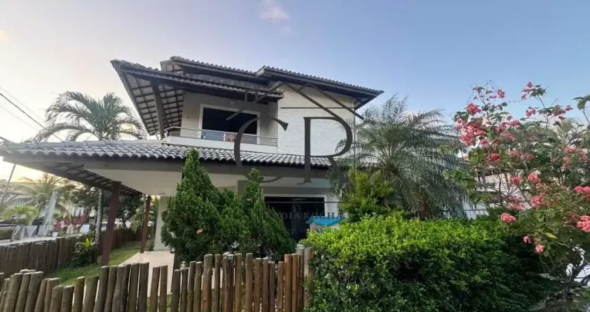 Impecável casa em condomínio fechado, pronta para morar!!