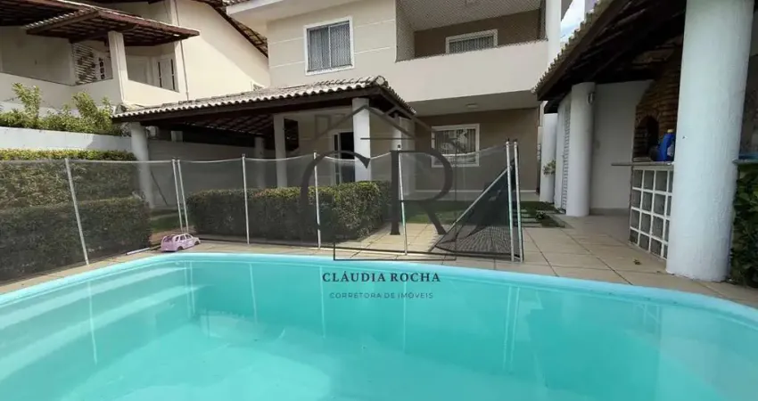 Excelente casa em condomínio fechado com total infraestrutura!
