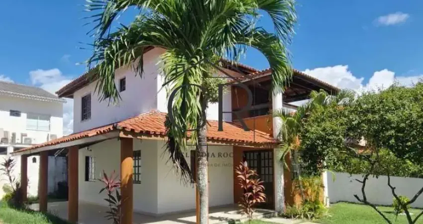 Excelente casa duplex em condomínio fechado com ótima infraestrutura!