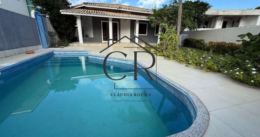 Maravilhosa casa térrea com piscina para venda ou locação, em condomínio com portaria 24h!