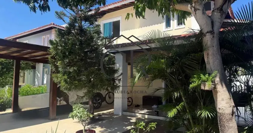 Linda casa, totalmente pronta pra entrar e morar, com piscina privativa!