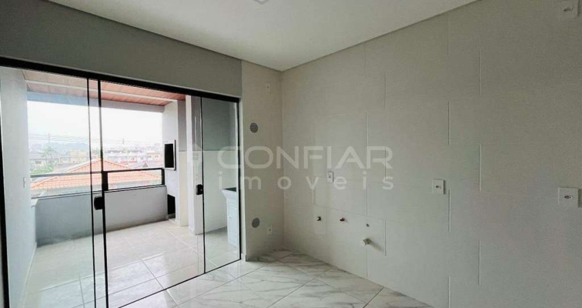 Apartamento para locação com fácil acesso ao Centro por R$1.900,00 + TAXAS