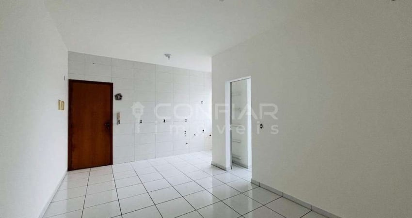 Apartamento de 2 quartos no Aventureiro para locação por R$1700,00