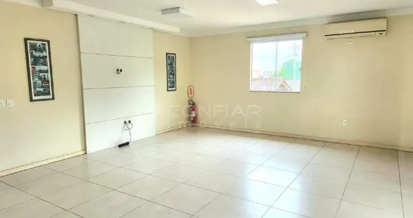 Apartamento semi-mobiliado com 3 quartos para locação no iririu por r$3.600,00 + taxas