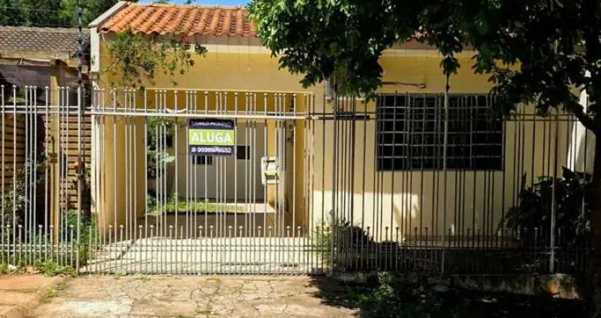 Casa com 3 quartos para alugar na Rua Pioneiro Gregório Moreira, 77, Jardim Piata, Maringá