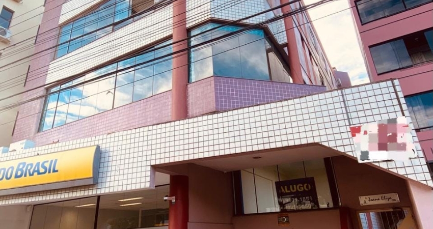 Vendo amplo apartamento com  2 quartos e garagem em cima da agência do Banco do Brasil e em frente a Locomotiva