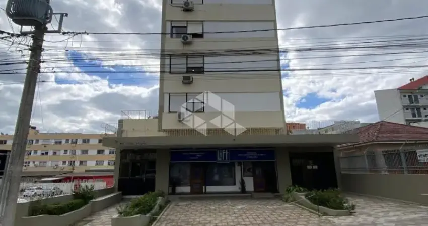 Amplo apartamento no rua silva jardim ao lado do hippo supermercado.