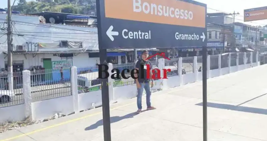 Casa comercial com 2 salas para alugar na Rua Uranos, Bonsucesso, Rio de Janeiro