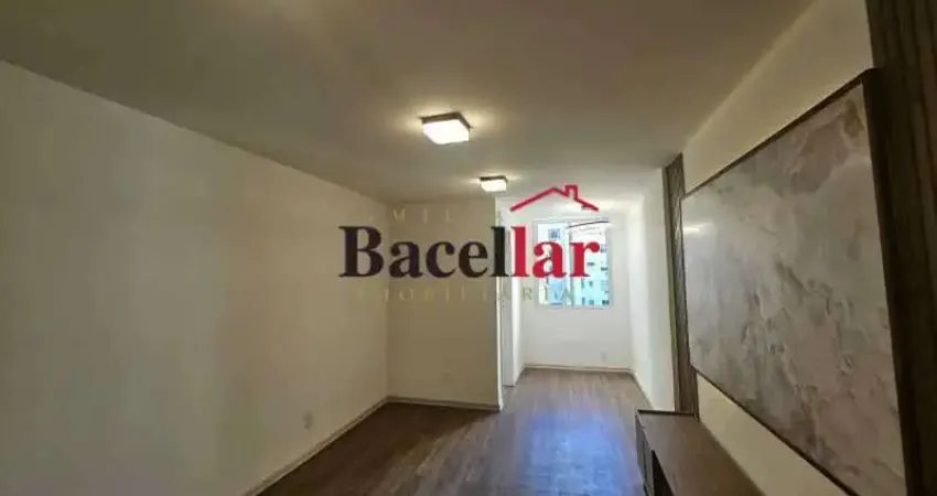 Apartamento 2 quartos à venda todo reformado no posto 4 em copacabana