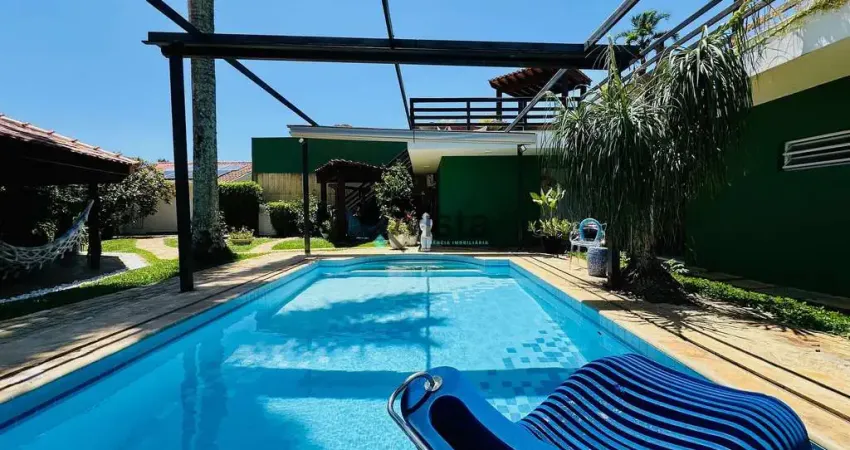 Casa á venda na Praia do Pernambuco no Guarujá | Exclusividade QVista Inteligência Imobiliária Guar