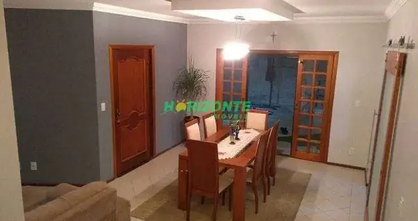 Casa com 3 dormitórios à venda, 230 m² por R$ 1.900.000 - Urbanova-com piscina- São José dos Campos