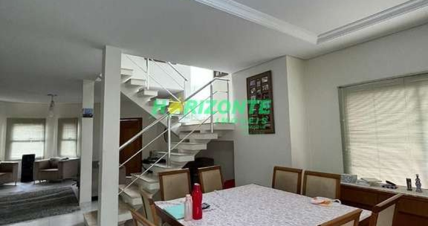 Casa à venda, 240 m² por R$ 2.200.000,00 - Villa Branca - Jacareí/SP