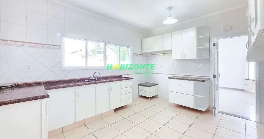 Casa á venda no Condomínio de alto padrão  com 4 dormitórios com piscina  Urbanova São José dos Cam