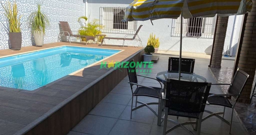 Casa com 3 dormitórios à venda, 250 m² por R$ 750.000,00 - Vila Geny - Lorena/SP