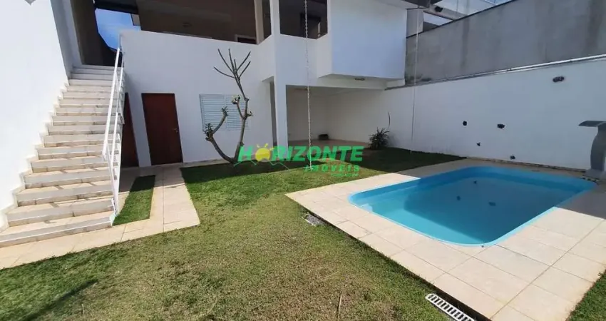 Casa com 3 dormitórios para alugar, 275 m² por R$ 7800,00- Urbanova - São José dos Campos/SP