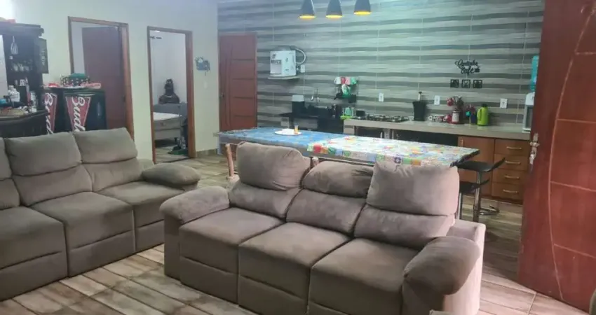 Sítio para Venda em Itaboraí, Perobas, 4 dormitórios, 1 suíte, 2 banheiros, 3 vagas