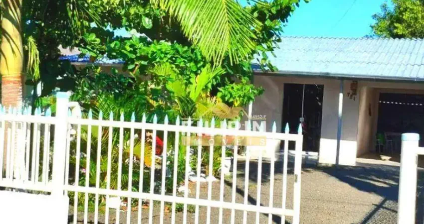 Casa com 3 dormitórios à venda, 80 m² Balneário Arroio do Silva/SC