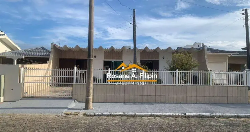 Casa com 4 dormitórios à venda, 172 m² por R$ 450.000,00 - Centro - Balneário Arroio do Silva/SC