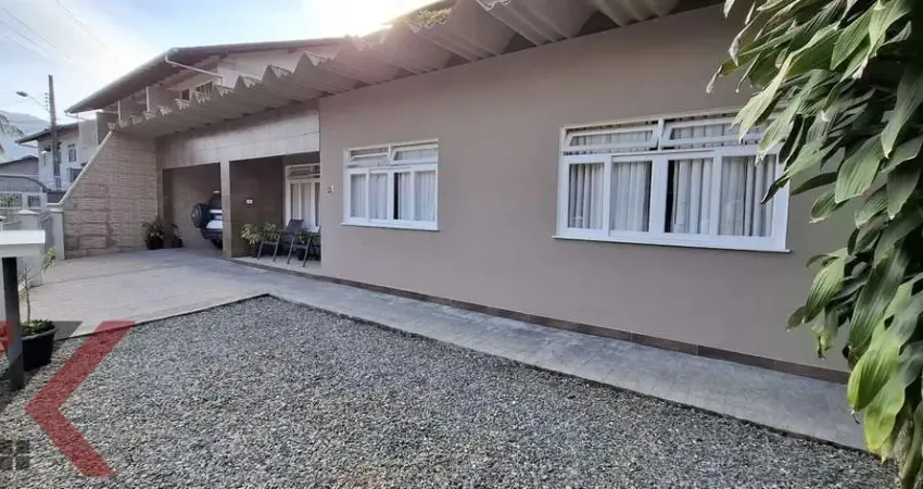Casa com 3 quartos à venda no Garcia, Blumenau 