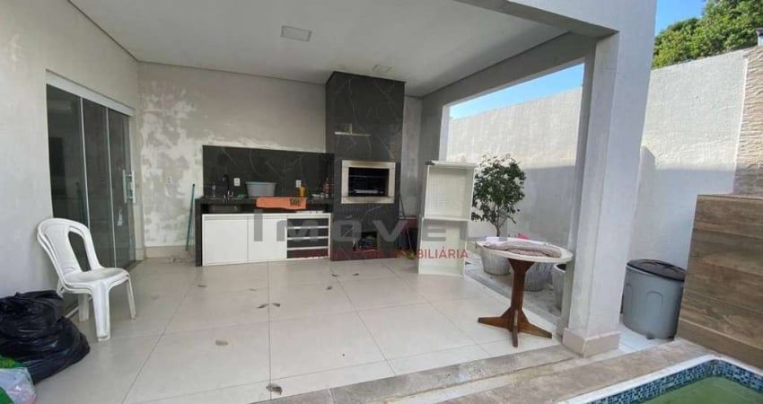 Casa com 2/4 e 1 Suite, com Garagem p/ 2 Carros