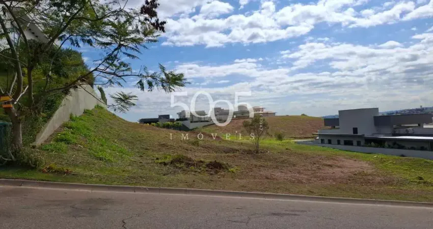 Lote com linda vista à venda no condomínio Campos de Santo Antonio II em itu com 700m2 de área útil, em declive, em rua sem saída e área verde
