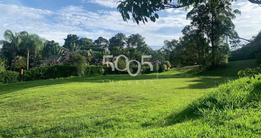 Excelente terreno de esquina, próximo à hípica, ótima localização, à venda no condomínio Terras de São José em Itu com 2052m2 de área útil.