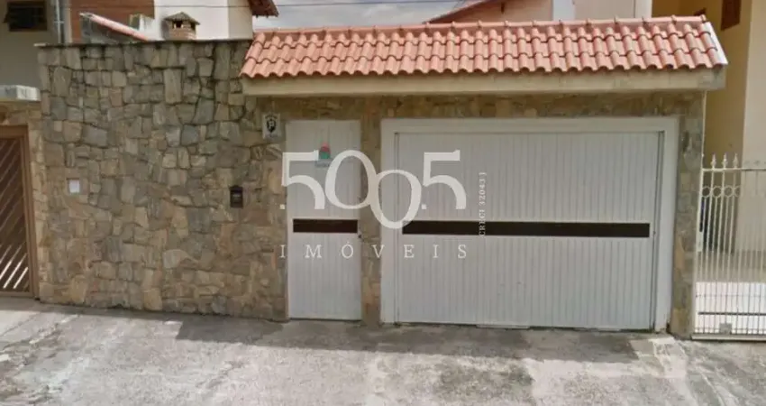 Imóvel à venda no bairro Paraíso I com 128m2 de construção e 236m2 de terreno. São 2 dormitórios sendo 1 suíte, sala, cozinha com copa