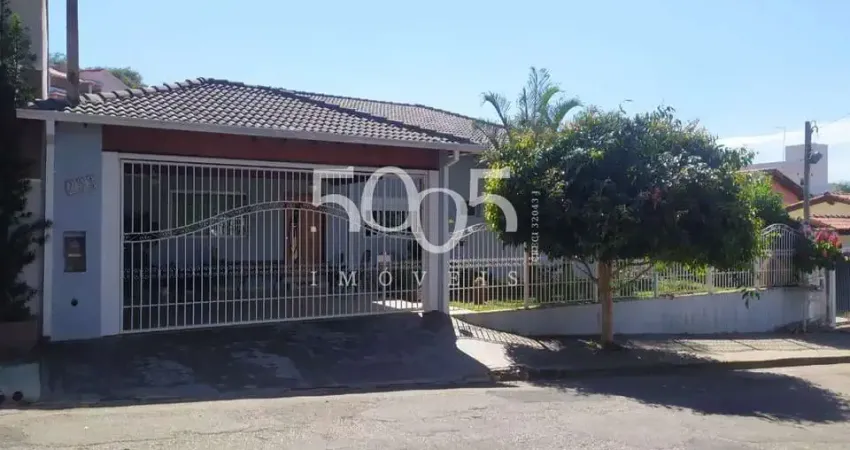 Casa á venda no bairro Paraiso ll com 287m² de área construída e 500m² de área total.