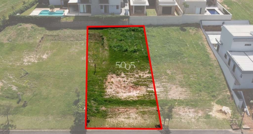 Terreno à venda no condomínio Villas do Golf, com 503m² de área útil. Excelente lote com ótima topografia, com boa localização no condomínio.