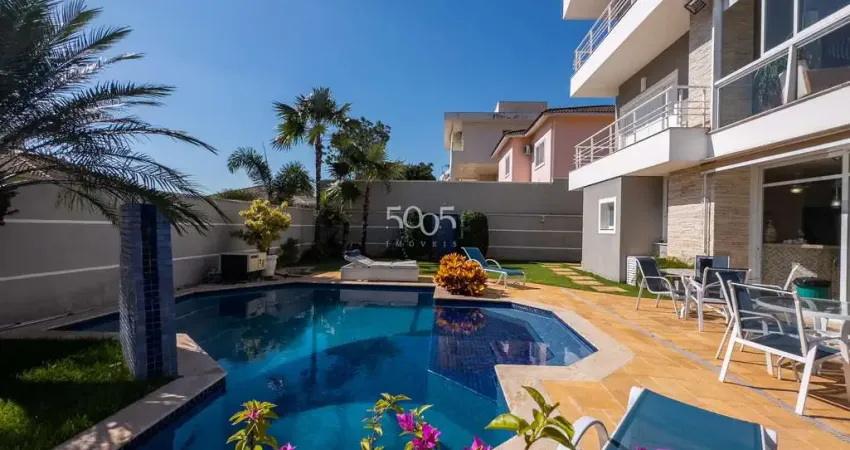 Casa sobrado em condomínio à venda no Condomínio Jardim Theodora, 4 suítes, 425m² de área construída e 602m² de área total