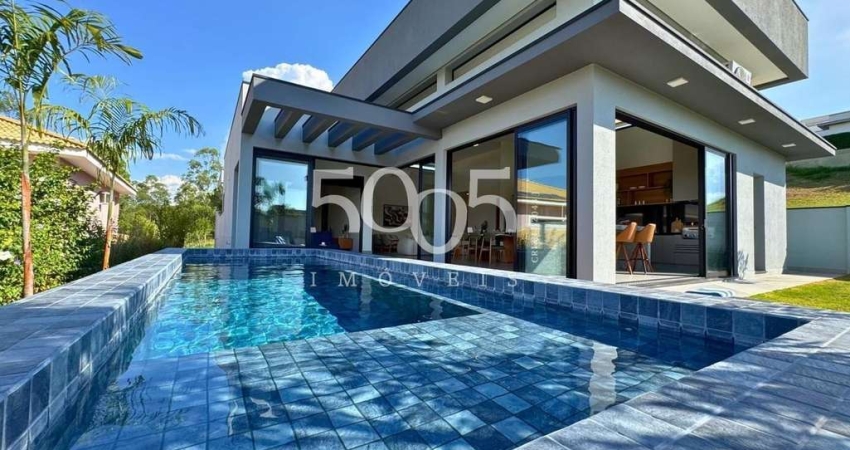 Casa de condomínio à venda no Condomínio Campos de Santo Antônio II, 4 suítes, 354m² construídos e 700m² de terreno.