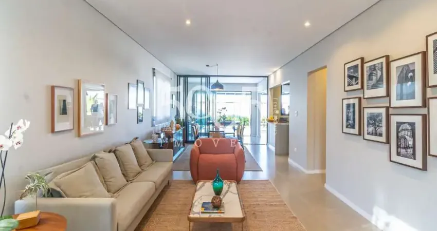Casa semi- mobiliada à venda no condomínio Saint Paul com 270m² de área construída e 360m² de área total.