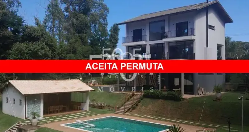Casa no Cond. Três Lagos, 5000m² e 680,00m² construídos. Aceita permuta