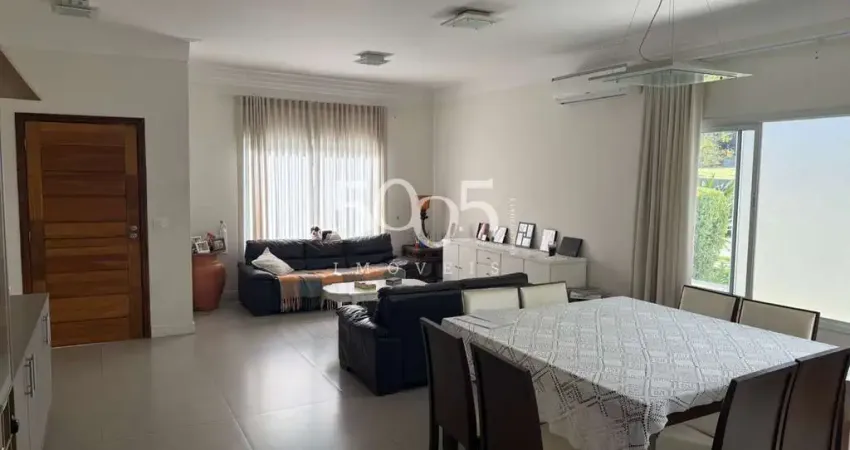 Casa à venda no Cond. Portal de Itu II, com quatro suítes e 250m² de área construída