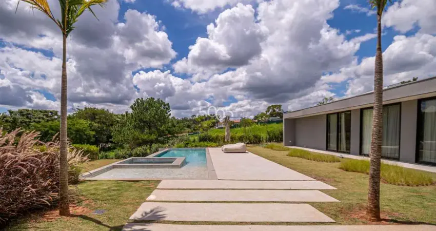 Casa térrea de alto padrão à venda no Condomínio Terras de São José II, com 600 m² e 5 suítes com closet