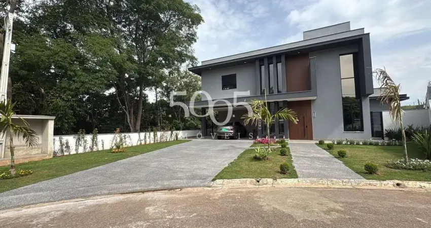 Sobrado à venda no Condomínio Jardim Santa Mônica com 293 m² e 3 suítes