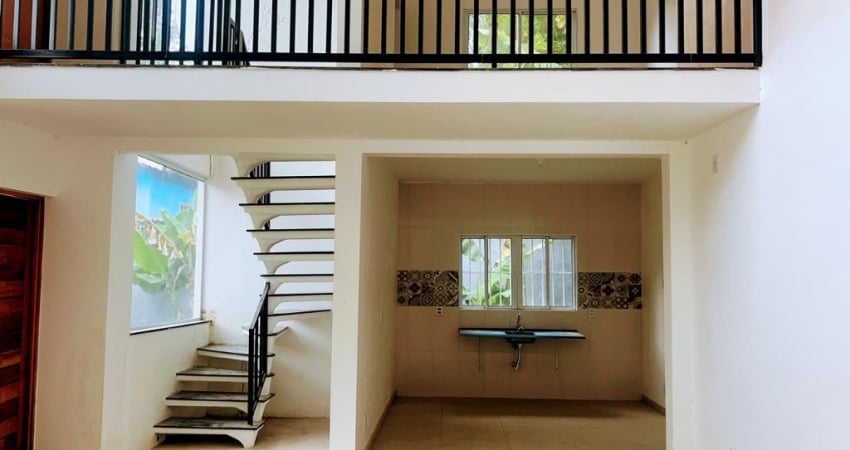 Casa a venda com 03 dormitórios sendo 01 suíte, 06 vagas na garagem em Suzano