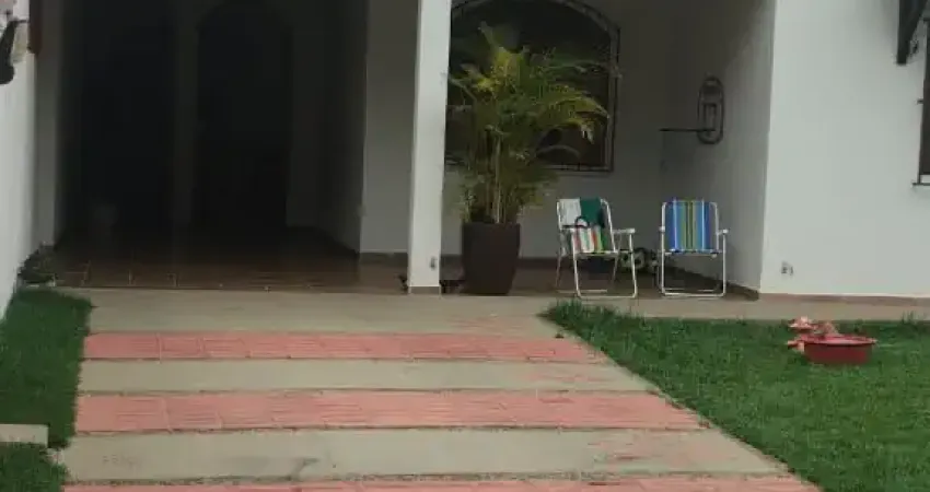 Casa à venda no Bairro de Lourdes, Governador Valadares – MG