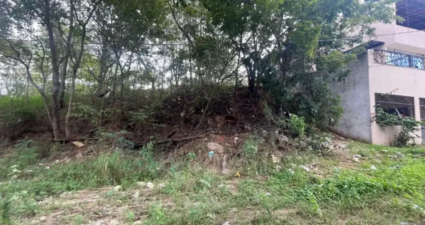 Lote à venda no Bairro Village da Serra, Governador Valadares – MG