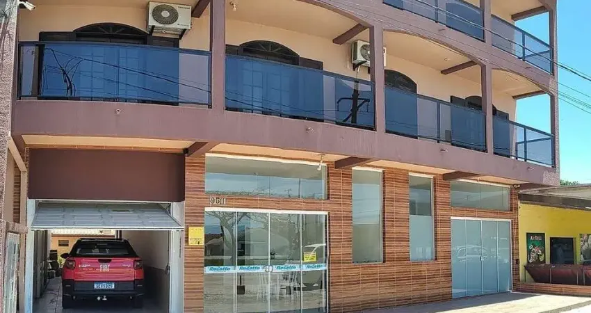 Residencial a venda com 2 apartamentos e cobertura