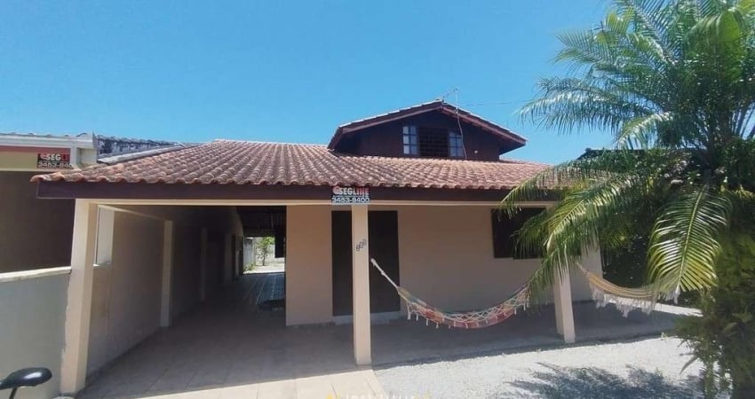 Casa com Piscina Balneário Monções com ático
