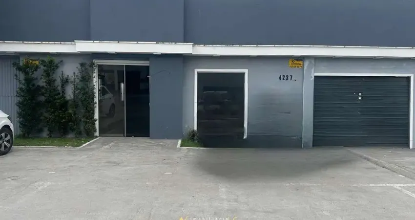 Casa comercial à venda no Jardim Samambaia, Paranaguá