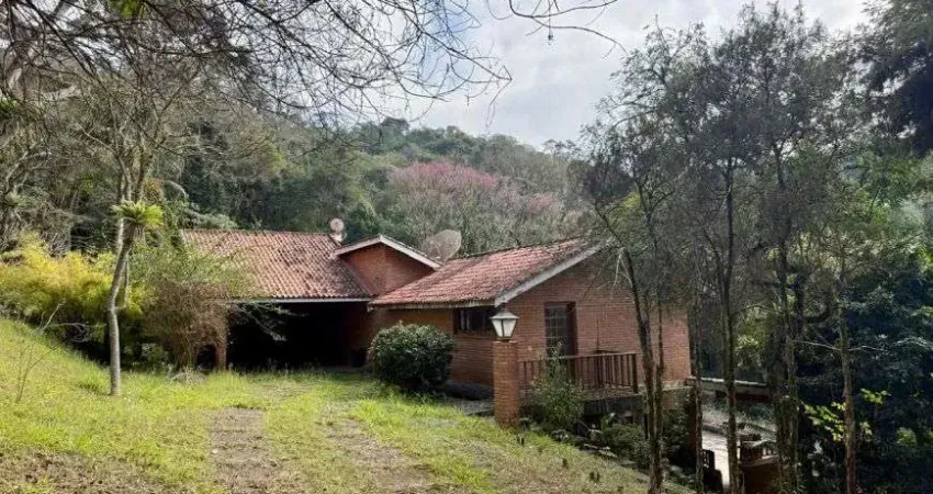 Imóvel para aluguel e venda possui 580 metros quadrados com 4 quartos